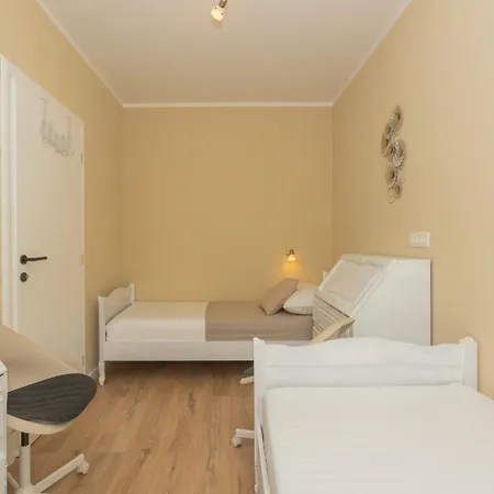 Apartment A&s