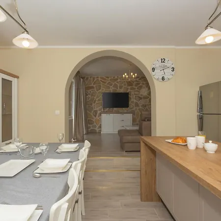 Apartment A&s